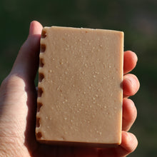 Load image into Gallery viewer, Goatmeal Honey Handmade Soap